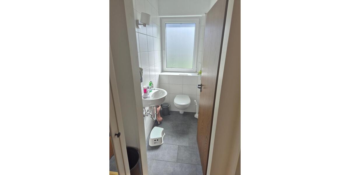 Hochparterre Unkel - 3 Zimmer, 94 m&sup2;, 850&euro; | Angebot:25999961