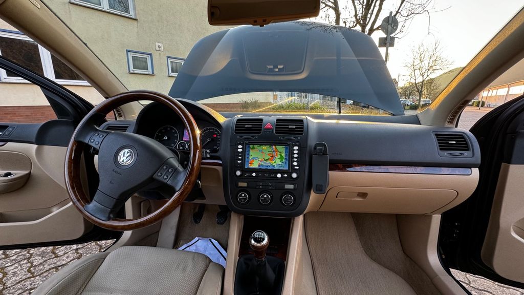 VW Golf 240.123 km 1.234 &euro; Dieblich 56332