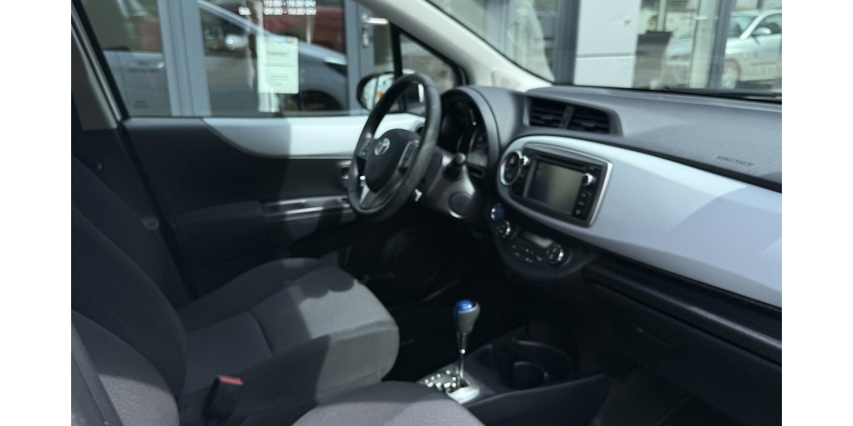 Toyota Yaris Comfort Hybrid 71.500 km 12.790 &euro; Koblenz 56070