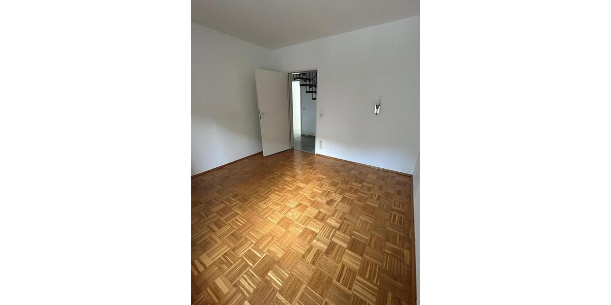 Etagenwohnung Halsenbach - 6 Zimmer, 165 m&sup2;, 990&euro; | Angebot:25755116