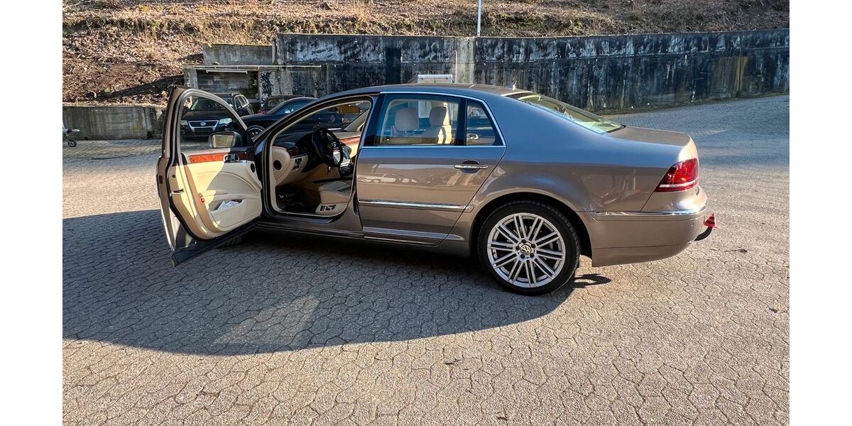 VW Phaeton 239.000 km 11.500 &euro; Monreal 56729