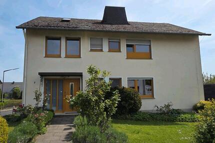 Haus Neuhäusel - 9 Zimmer, 164 m&sup2;, 549.000&euro; | Angebot:26963947