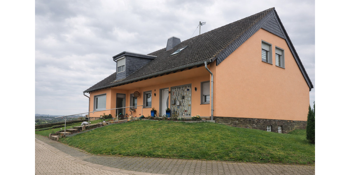 Dachgeschoßwohnung Dieblich - 4 Zimmer, 120 m&sup2;, 890&euro; | Angebot:25942877