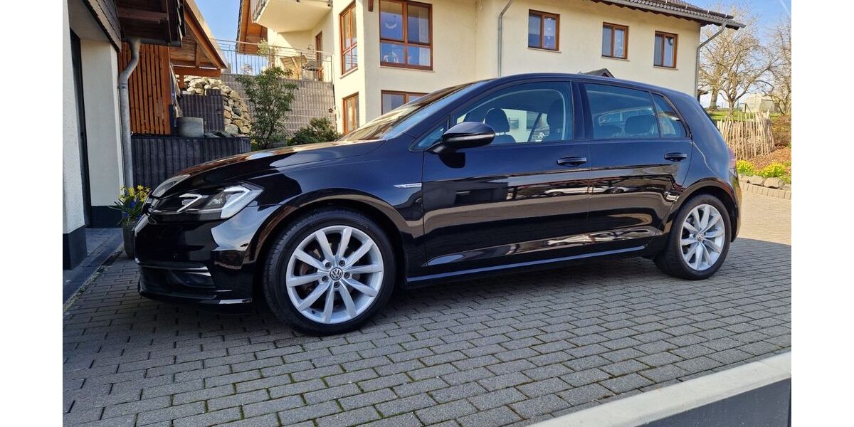 VW Golf 71.000 km 15.750 &euro; Oberraden 56587