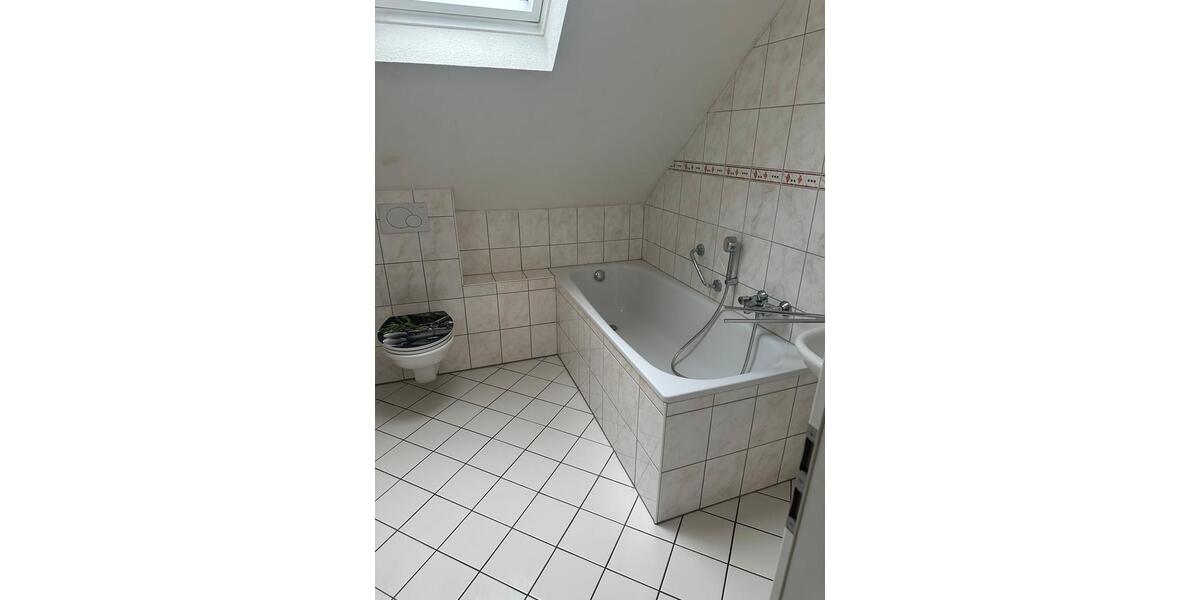Dachgeschoßwohnung Neuwied Block - 5 Zimmer, 112 m&sup2;, 450&euro; | Angebot:26619913