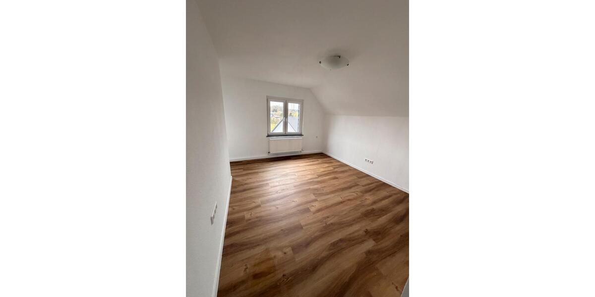 Dachgeschoßwohnung Steimel - 1 Zimmer, 53 m&sup2;, 450&euro; | Angebot:25765565