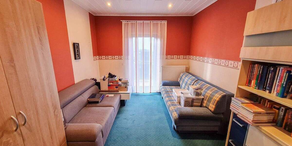 Einfamilienhaus Straßenhaus - 8 Zimmer, 220 m&sup2;, 570.000&euro; | Angebot:25691903