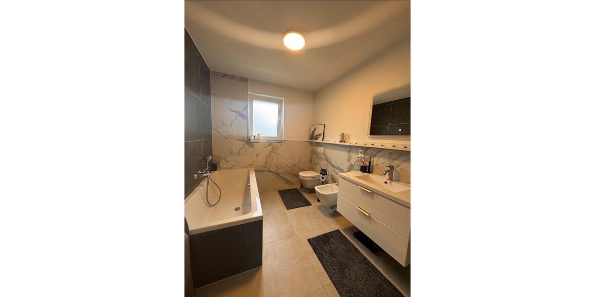 Dachgeschoßwohnung Schalkenbach - 4 Zimmer, 125 m&sup2;, 1.300&euro; | Angebot:26023341