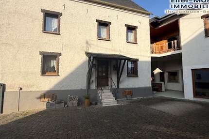 Haus Münstermaifeld Küttig - 8 Zimmer, 162 m&sup2;, 118.000&euro; | Angebot:25988788