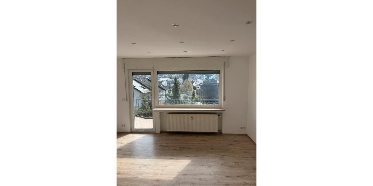 Etagenwohnung Linz am Rhein - 3 Zimmer, 90 m&sup2;, 900&euro; | Angebot:25659928