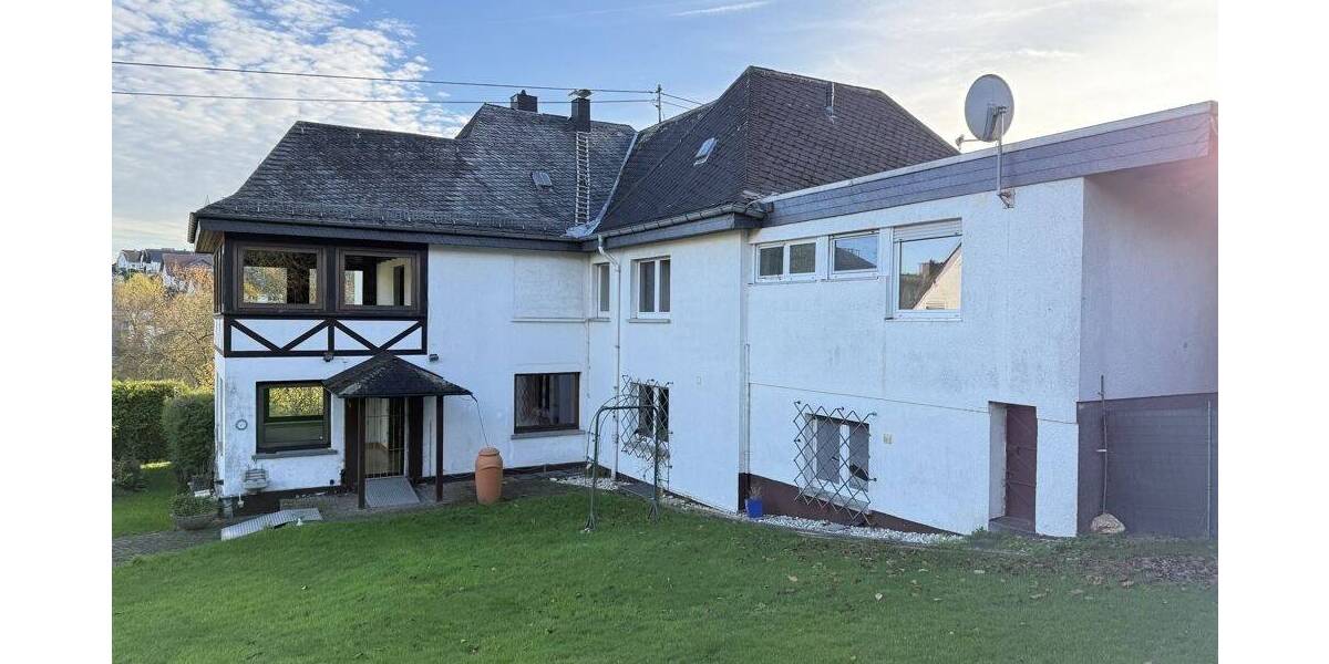 Einfamilienhaus Raubach - 9 Zimmer, 300 m&sup2;, 299.000&euro; | Angebot:25770006