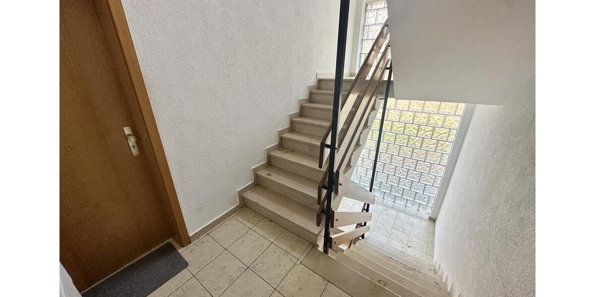 Dachgeschoßwohnung Nauort - 3 Zimmer, 80 m&sup2;, 520&euro; | Angebot:25985996