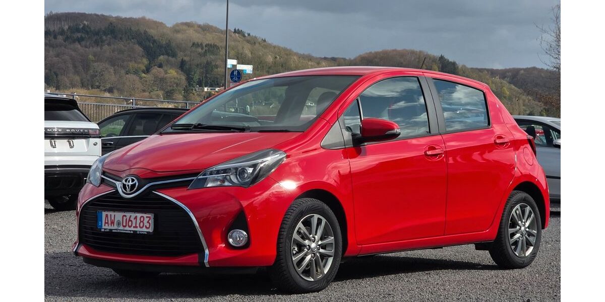 Toyota Yaris 7.500 km 13.990 &euro; Oberwinter 53424