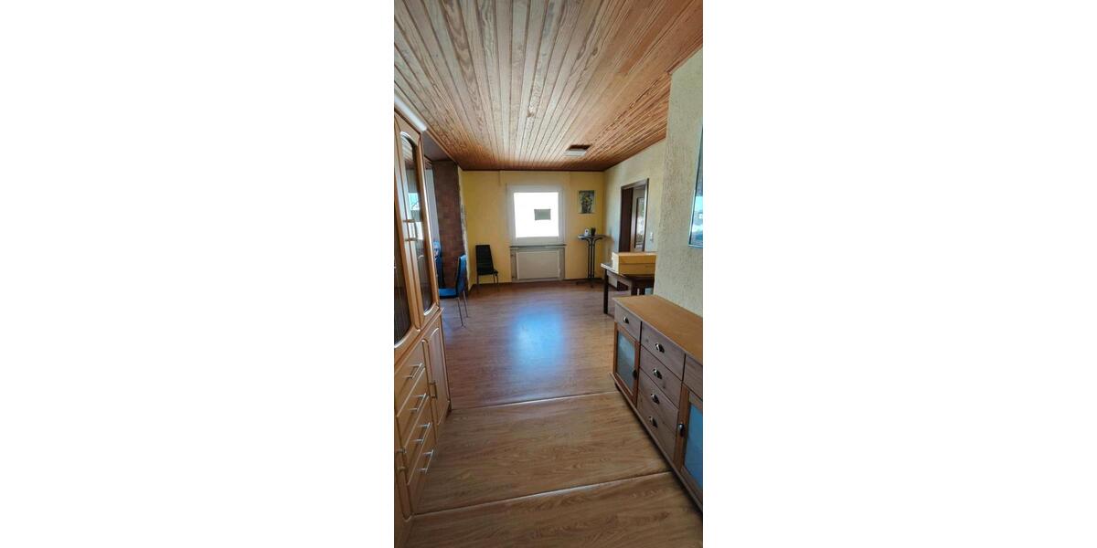 Etagenwohnung Urmitz - 7 Zimmer, 160 m&sup2;, 260.000&euro; | Angebot:26993204