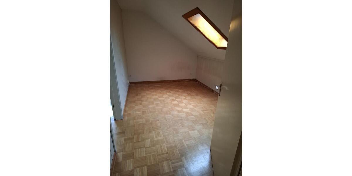 Dachgeschoßwohnung Montabaur - 3.5 Zimmer, 850&euro; | Angebot:21981208