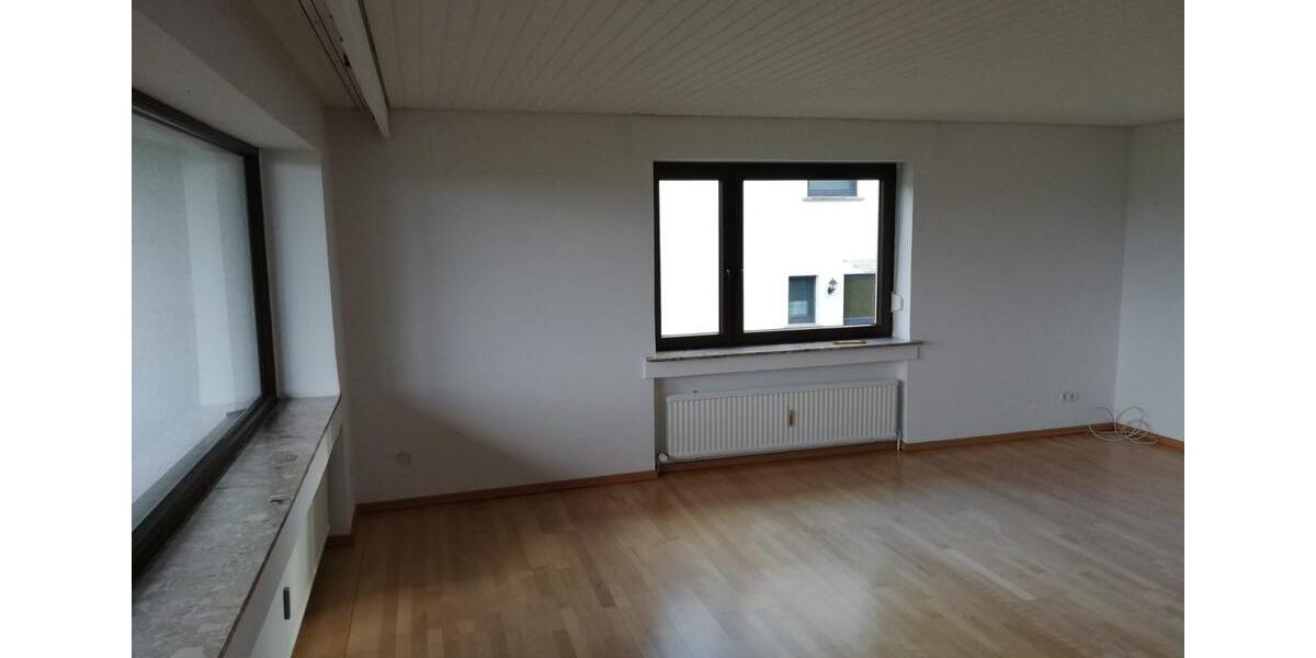Erdgeschoßwohnung Dierdorf - 4 Zimmer, 120 m&sup2;, 960&euro; | Angebot:25755107
