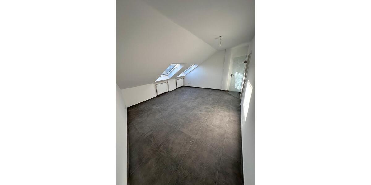 Dachgeschoßwohnung Mayen - 3 Zimmer, 64 m&sup2;, 700&euro; | Angebot:25783263