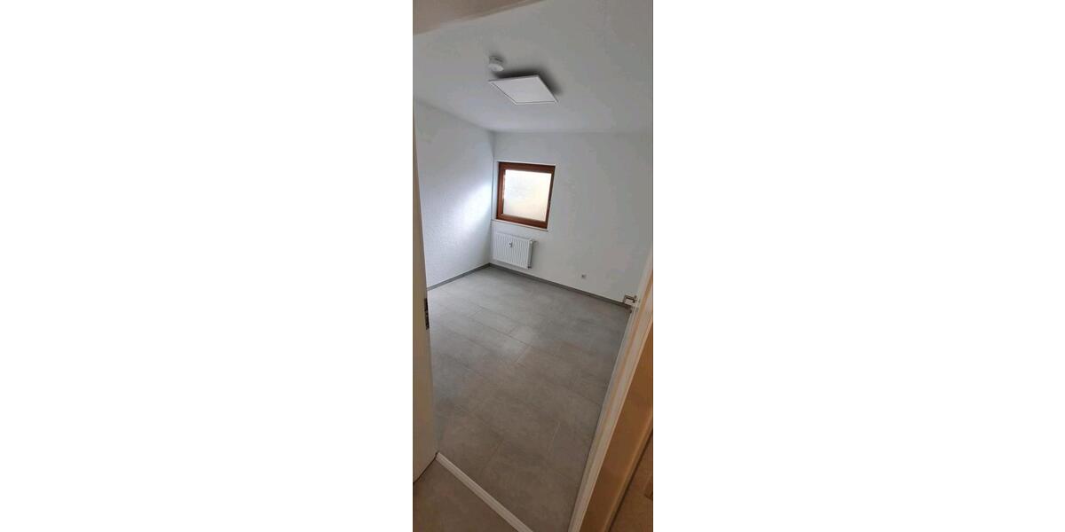 Erdgeschoßwohnung Breitscheid - 3 Zimmer, 85 m&sup2;, 850&euro; | Angebot:25906884