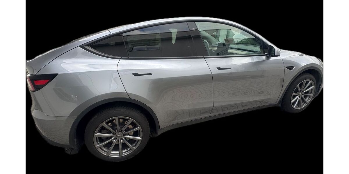Tesla Model Y 30.000 km 42.200 &euro; Erpel 53579