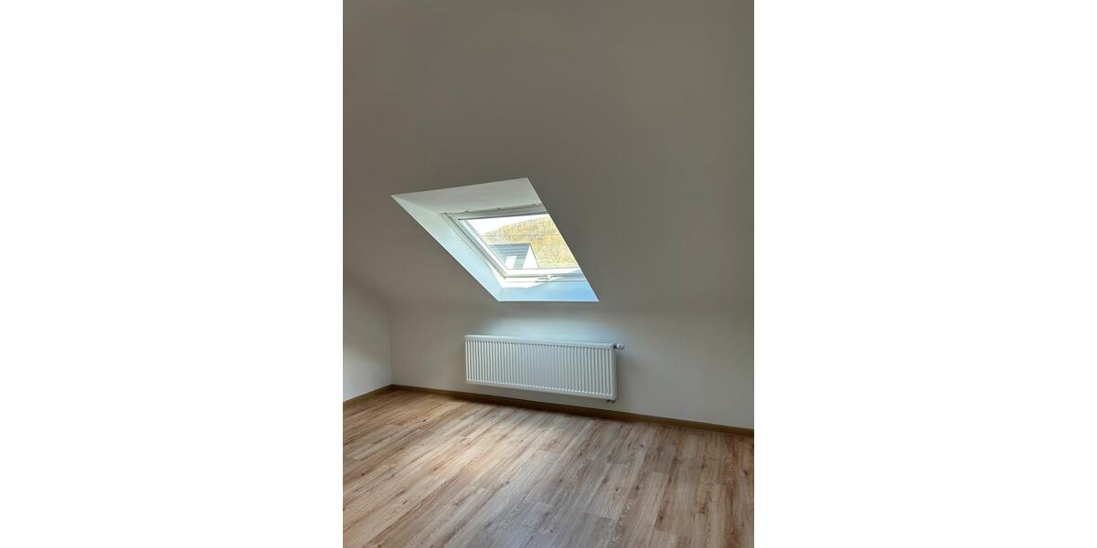 Dachgeschoßwohnung Sinzig - 3 Zimmer, 65 m&sup2;, 740&euro; | Angebot:25285830