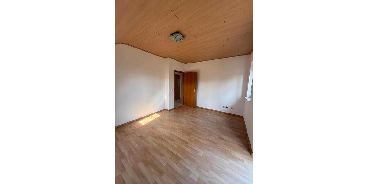 Dachgeschoßwohnung Wirges - 2 Zimmer, 54 m&sup2;, 600&euro; | Angebot:25893782