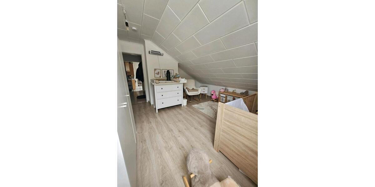 Dachgeschoßwohnung Siershahn - 3 Zimmer, 76 m&sup2;, 684&euro; | Angebot:26675621