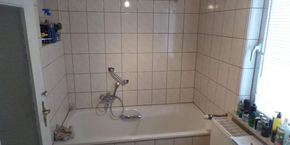 Einfamilienhaus Oberdreis - 1 Zimmer, 242 m&sup2;, 235.000&euro; | Angebot:25732785