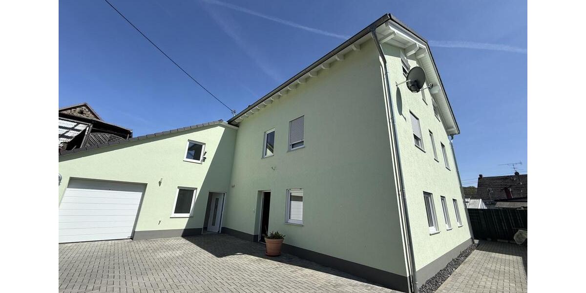 Erdgeschoßwohnung Urmitz - 3 Zimmer, 90 m&sup2;, 950&euro; | Angebot:26339550