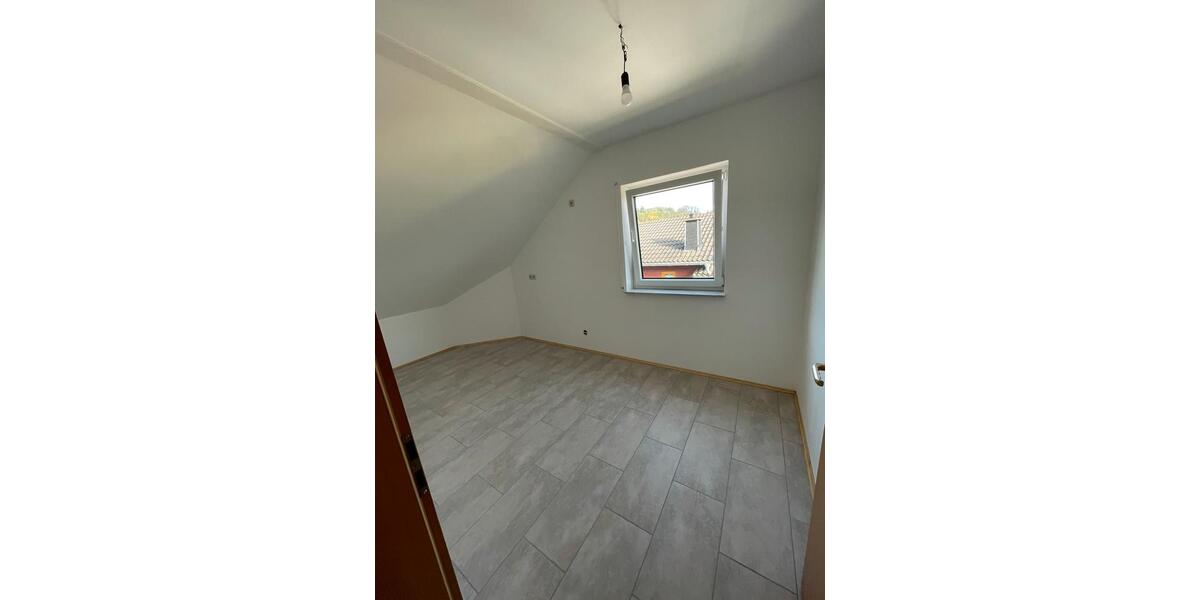 Dachgeschoßwohnung Breitscheid - 3 Zimmer, 72 m&sup2;, 620&euro; | Angebot:25860012