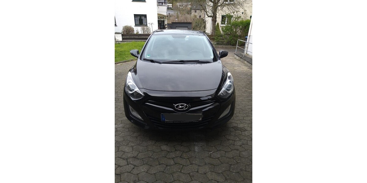 Hyundai i30 93.000 km 7.900 &euro; Koblenz 56068