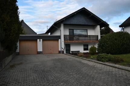 Haus Düngenheim - 5 Zimmer, 182 m&sup2;, 179.000&euro; | Angebot:25590905