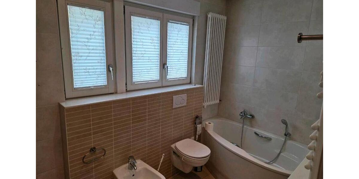 Etagenwohnung Neuwied - 4.5 Zimmer, 193 m&sup2;, 1.490&euro; | Angebot:25986630