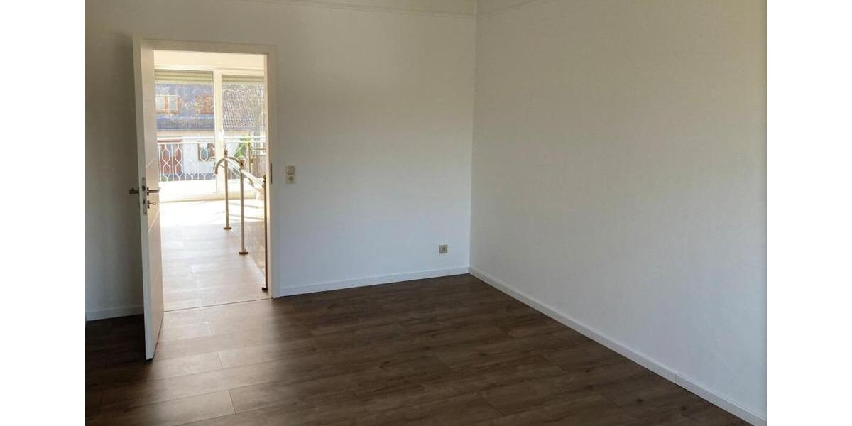 Einfamilienhaus Koblenz Bubenheim - 11 Zimmer, 392 m&sup2;, 1.179.000&euro; | Angebot:25756939