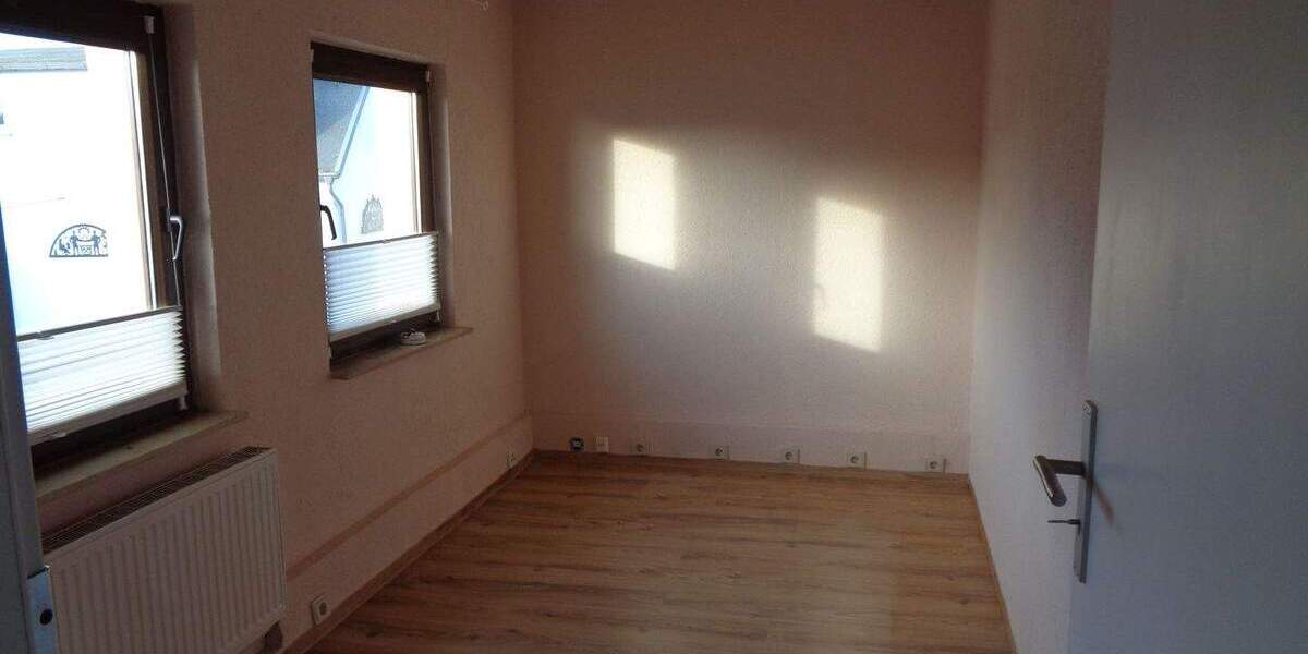 Einfamilienhaus Ehlscheid - 5 Zimmer, 120 m&sup2;, 255.000&euro; | Angebot:25670329