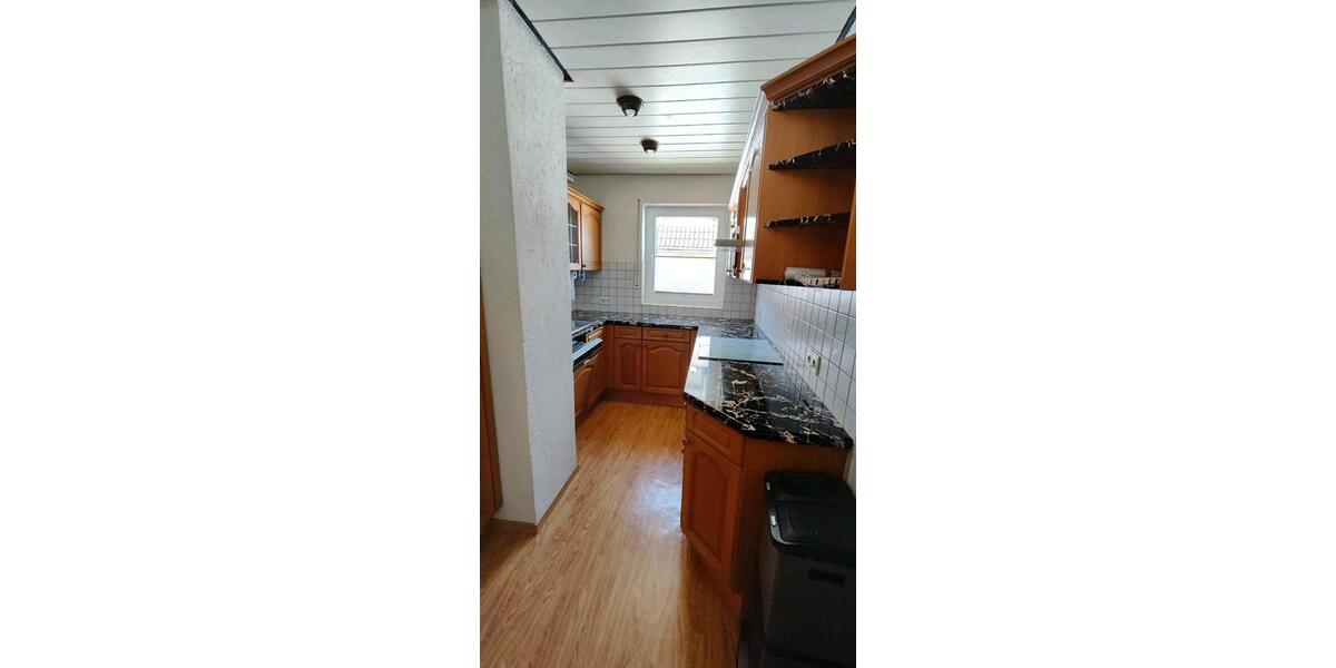 Etagenwohnung Urmitz - 7 Zimmer, 160 m&sup2;, 280.000&euro; | Angebot:26709840