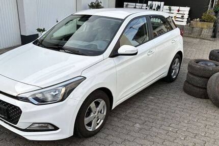 Hyundai i20 122.000 km 6.900 &euro; Kurtscheid 56581