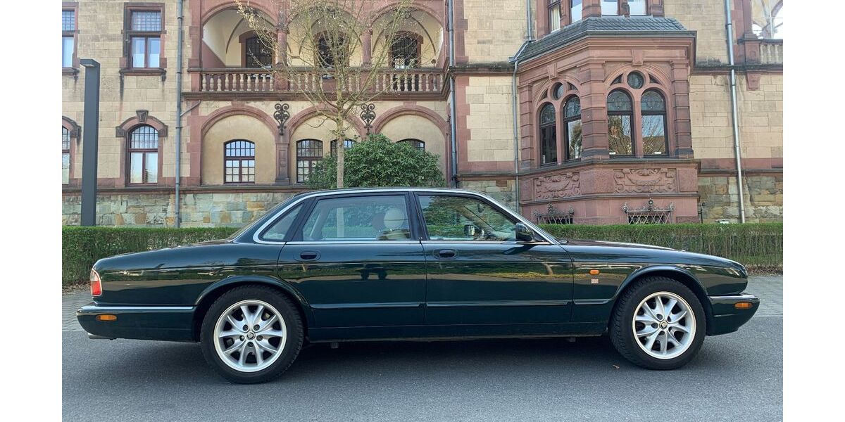 Jaguar XJ8 176.500 km 10.900 &euro; Bad Honnef 53604