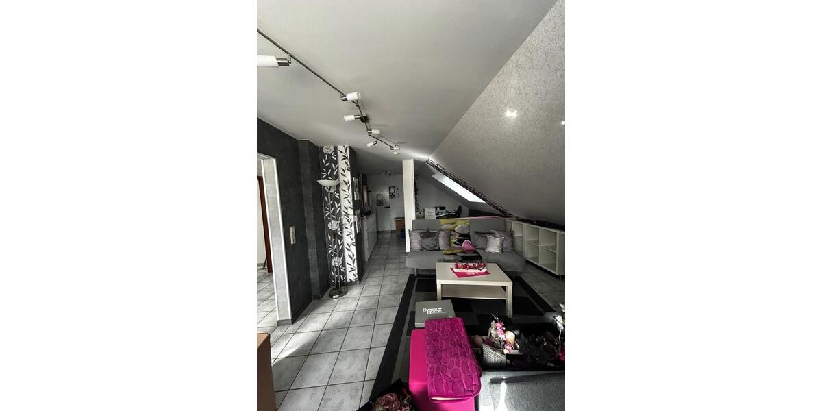 Dachgeschoßwohnung Ötzingen - 3 Zimmer, 87 m&sup2;, 750&euro; | Angebot:25407951