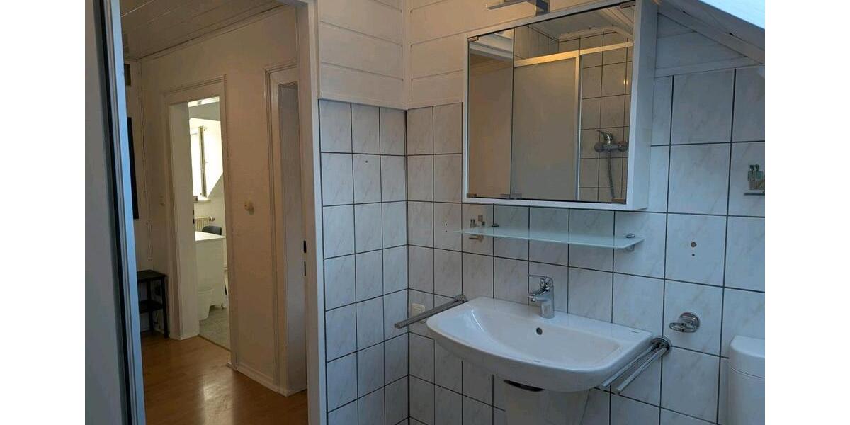 Dachgeschoßwohnung Neuwied - 3 Zimmer, 90 m&sup2;, 1.050&euro; | Angebot:25851207