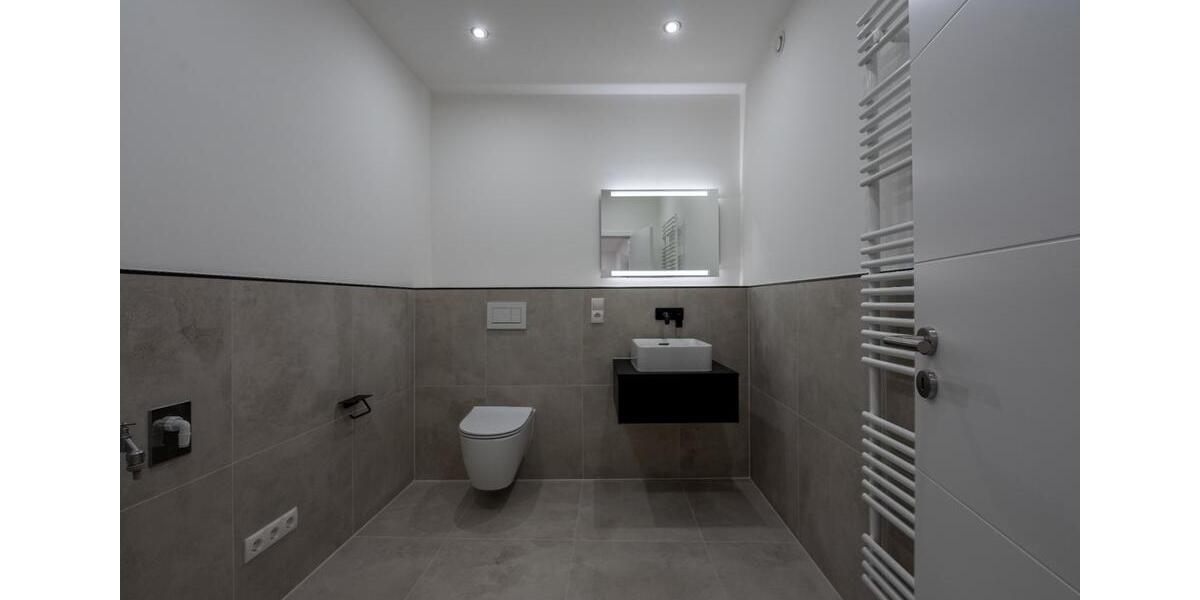 Dachgeschoßwohnung Neuwied - 4 Zimmer, 125 m&sup2;, 1.750&euro; | Angebot:25543097