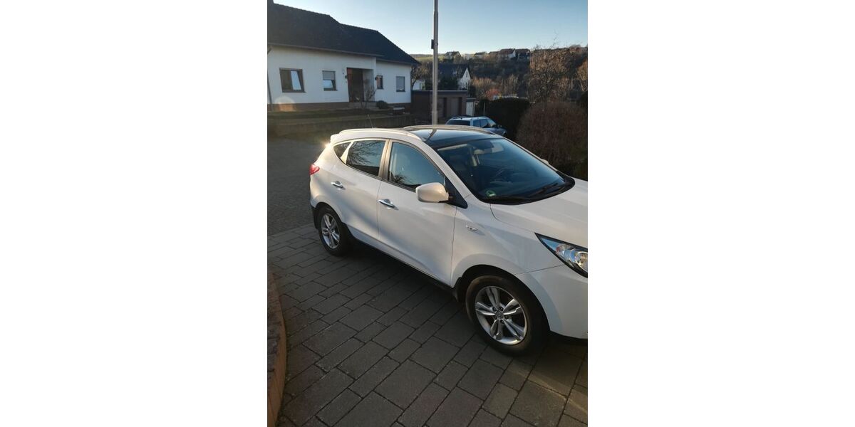 Hyundai ix35 271.000 km 6.300 &euro; Niederzissen 56651