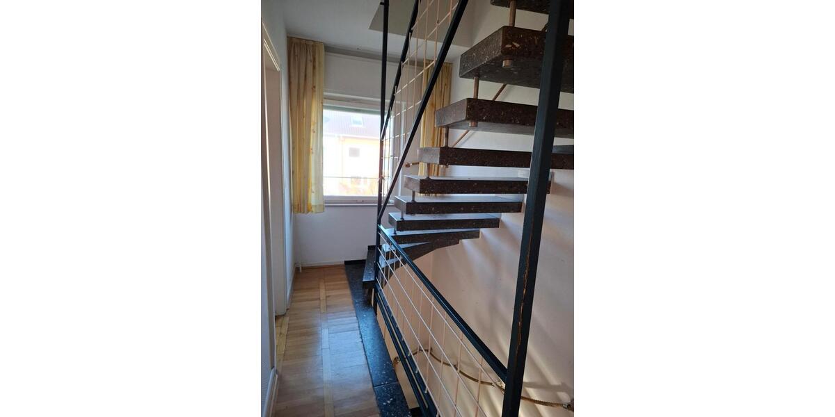 Reihenhaus Koblenz Arenberg-Immendorf - 9 Zimmer, 137 m&sup2;, 335.000&euro; | Angebot:25828170