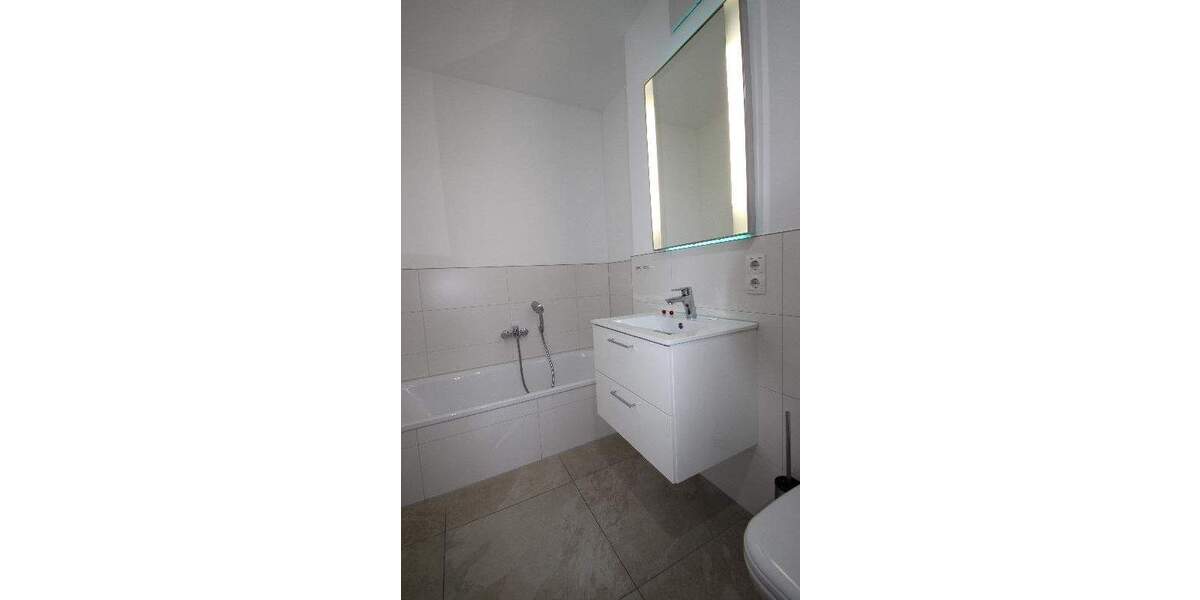 Etagenwohnung Bad Neuenahr-Ahrweiler Bad Neuenahr - 3 Zimmer, 83 m&sup2;, 1.200&euro; | Angebot:25690109