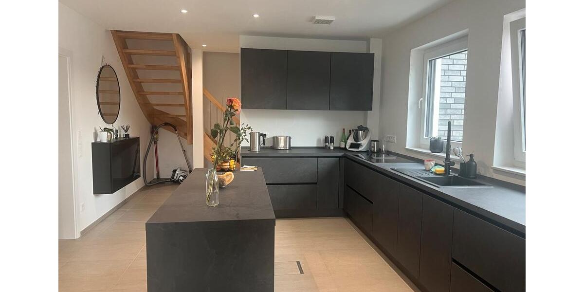 Einfamilienhaus Asbach - 3 Zimmer, 115 m&sup2;, 1.300&euro; | Angebot:25978435