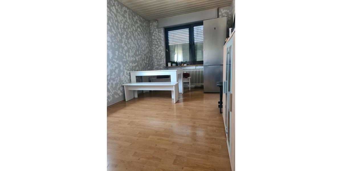 Etagenwohnung Urmitz - 2.5 Zimmer, 73 m&sup2;, 660&euro; | Angebot:26034325