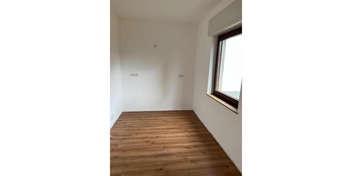 Erdgeschoßwohnung Kleinmaischeid - 4 Zimmer, 1 m&sup2;, 1.100&euro; | Angebot:26660701
