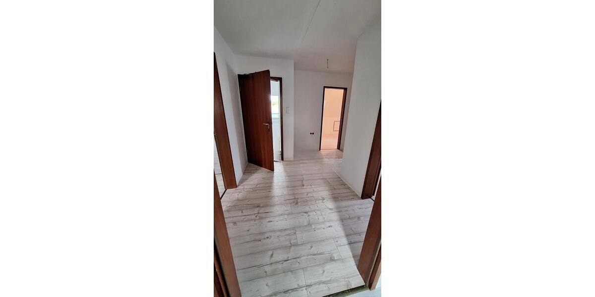 Dachgeschoßwohnung Steimel - 4 Zimmer, 85 m&sup2;, 750&euro; | Angebot:25852452