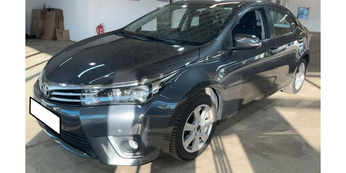 Toyota Corolla 35.000 km 13.990 &euro; Oberwinter 53424