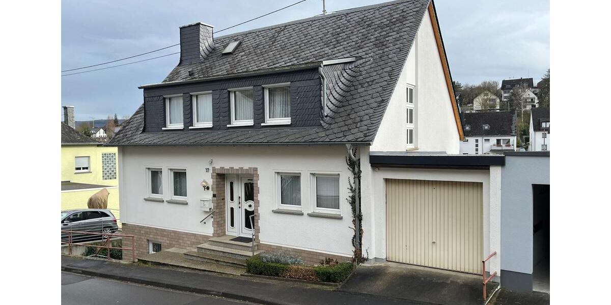 Einfamilienhaus Brey - 8 Zimmer, 222 m&sup2;, 480.000&euro; | Angebot:25854800