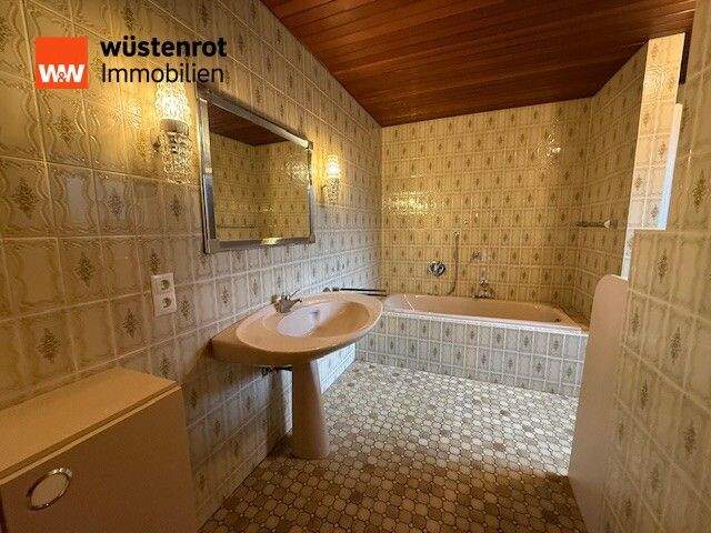 Mehrfamilienhaus, Wohnhaus Neuwied / Niederbieber Niederbieber - 7 Zimmer, 210 m&sup2;, 398.000&euro; | Angebot:25668591